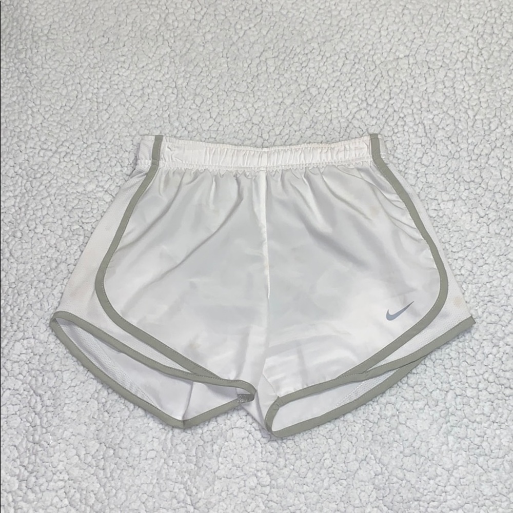 White nike shorts